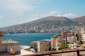 Jon's Penthouse, Sarandë